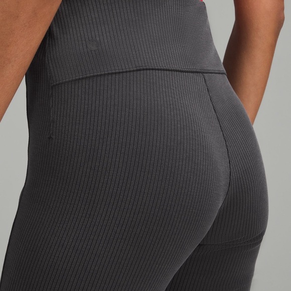 NWOT Ribbed Softstreme Flared Pant Regular 
black color
size 6
Sf/pf - Picture 4 of 10